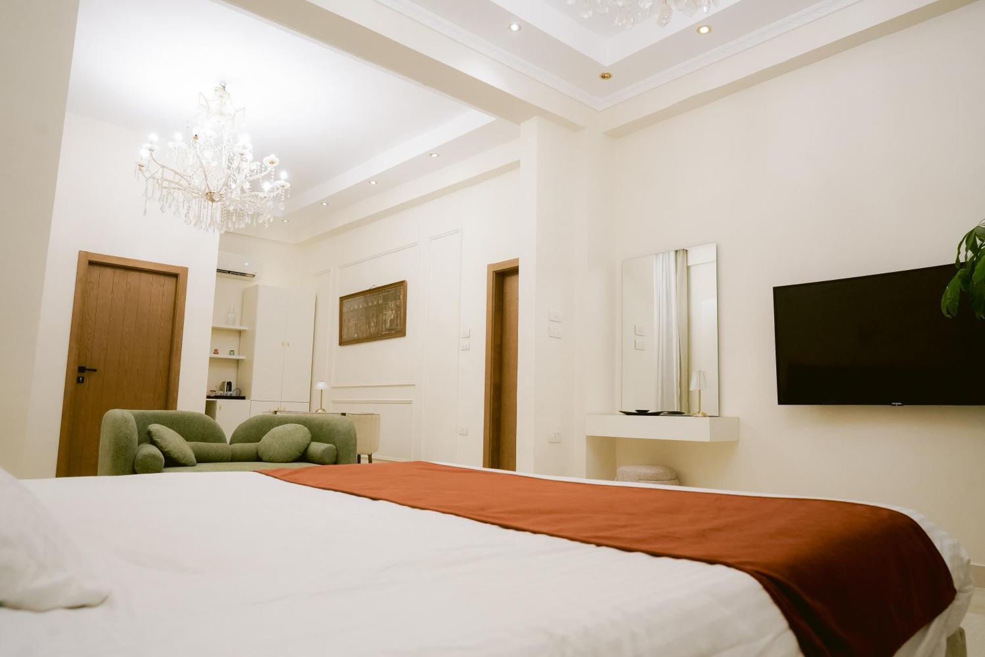 Sphinx House Hotel 4*